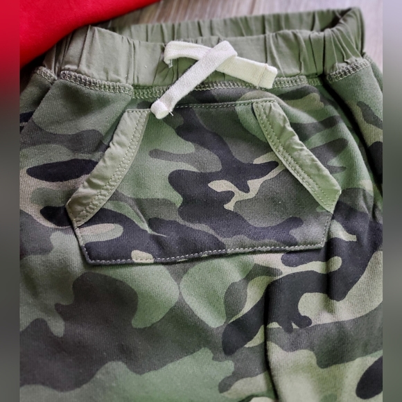 Baby Gap boys green camo joggers with kangaroo pocket Size 6-12 months - Picture 5 of 7